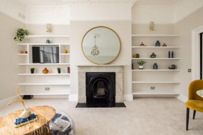 Chic & Sunlit Earls Court Flat